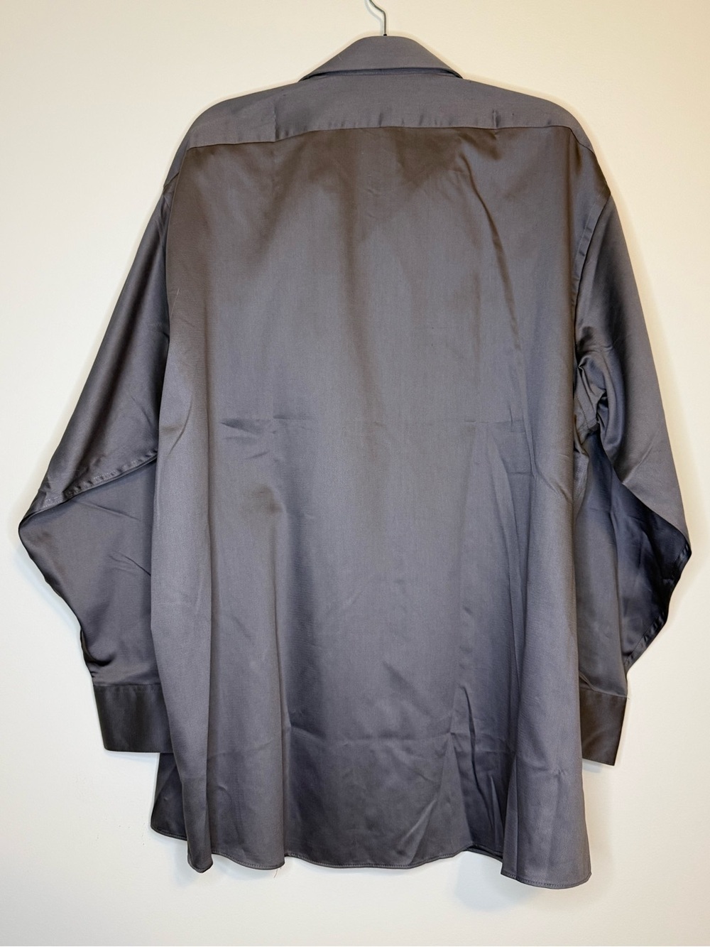 Arrow Men's Long Sleeve Sateen Dress Shirt in Charcoal Gray - Picture 2 of 3